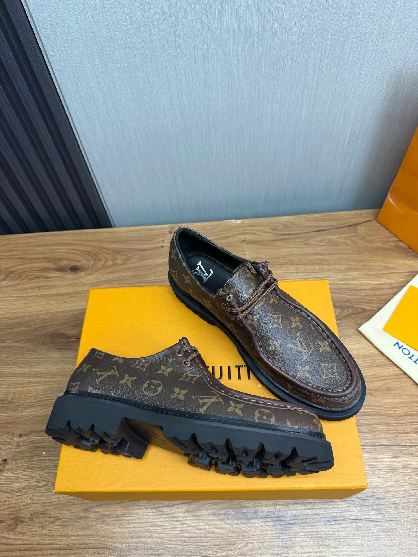 Factory 680💰 LV. Men's business casual leather shoes, all made of imported original brand leather, just to create a more comfortable wearing experience, original non-slip and wear-resistant outsole ✔️16-45 (38.45 non-returnable)